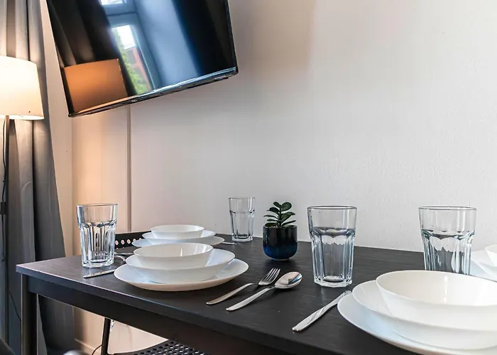 Apartment Stylish 1-bedroom Retreat - Meidling Center Vienna