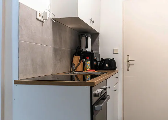 Apartment Stylish 1-bedroom Retreat - Meidling Center